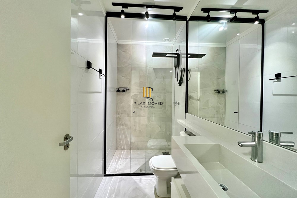 Casa 3 dormitórios no bairro Igara