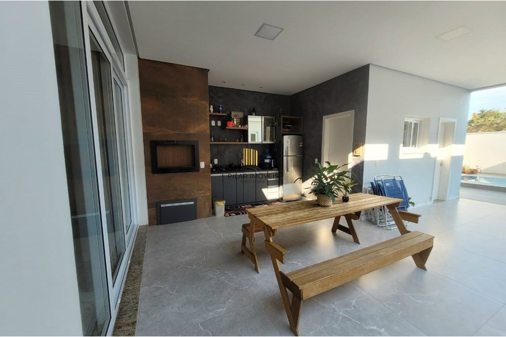 Casa 4 dormitórios no bairro Centro