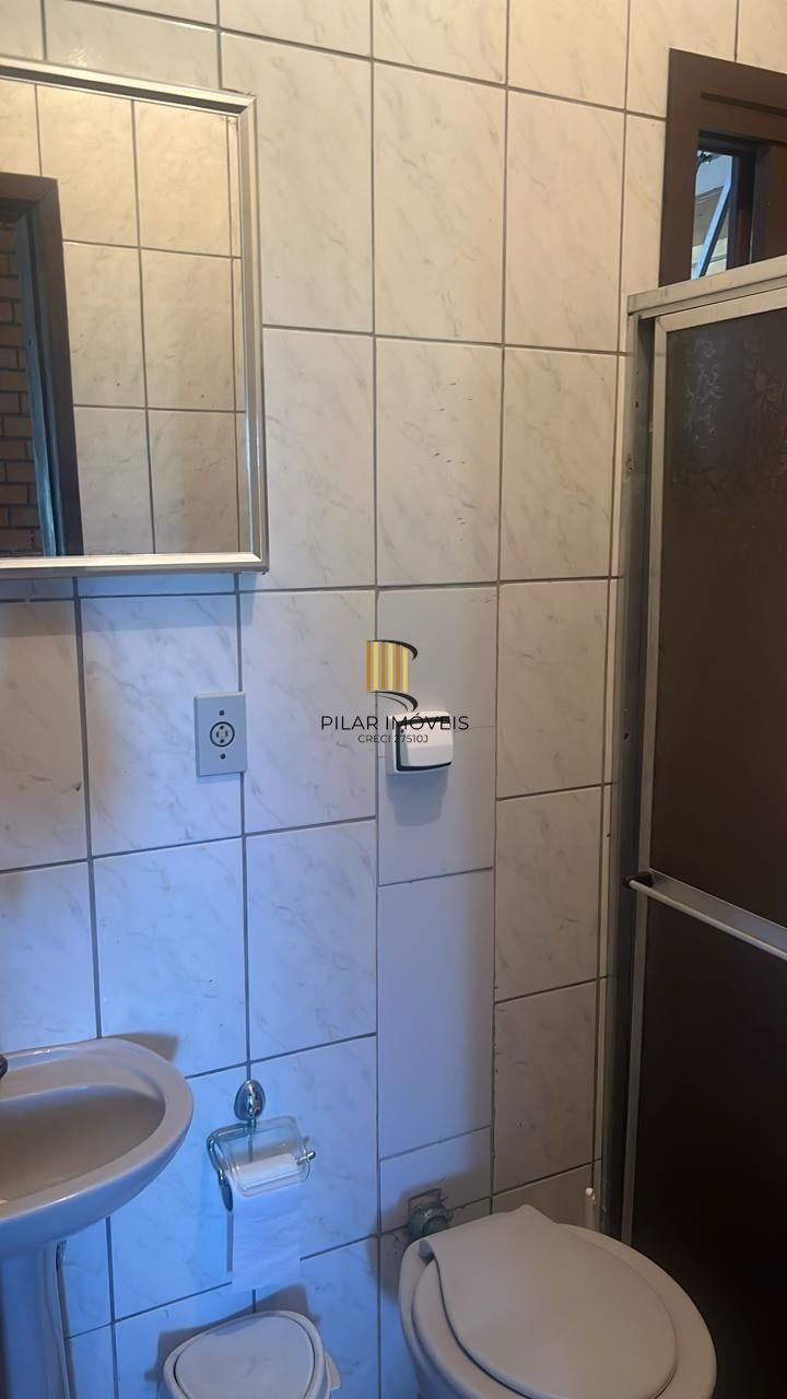 Casa 2 dormitórios no bairro Arpoador