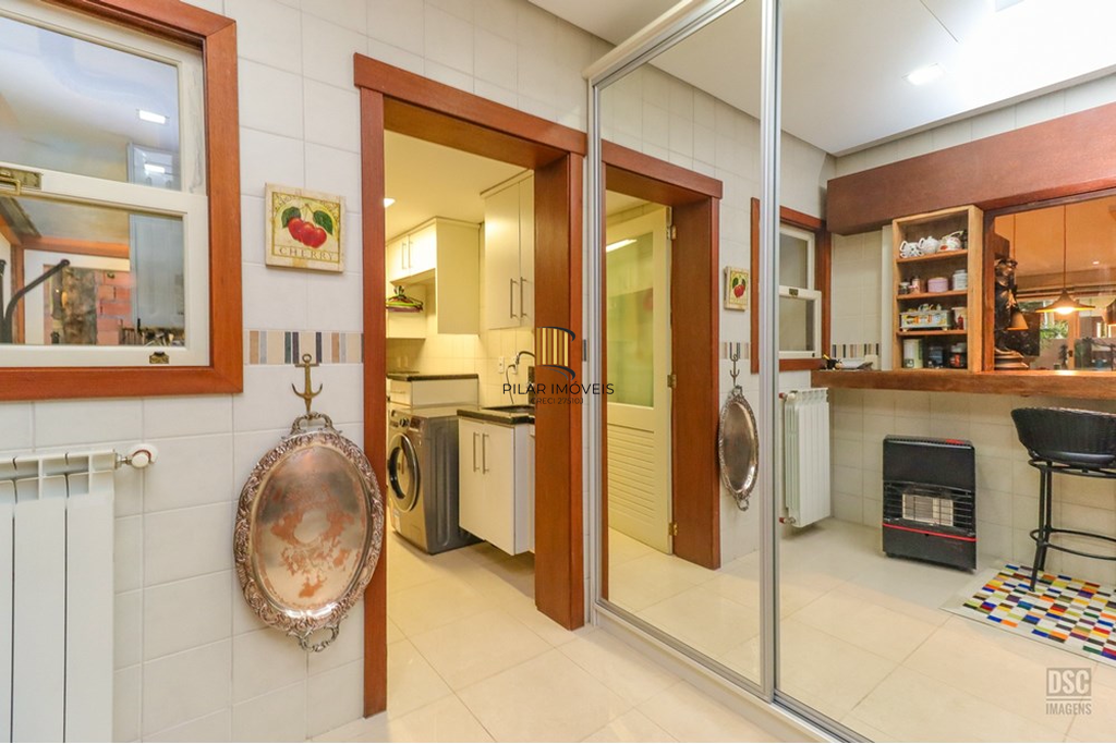 Casa de Condomínio 4 dormitórios no bairro Tristeza