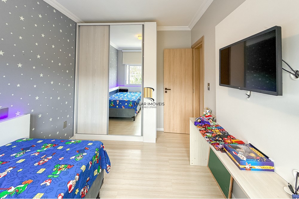 Casa 3 dormitórios no bairro Igara