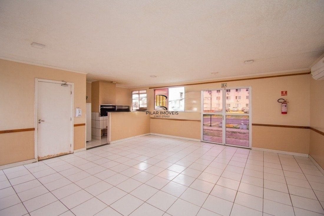 Apto 1 Dormitórios, Térreo, Sala, Cozinha, Banheiro, reformado e 01 vaga garagem