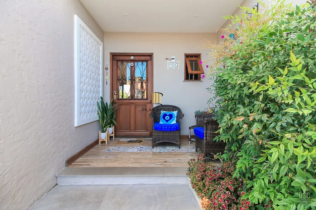 Casa 3 dormitórios no bairro Hípica