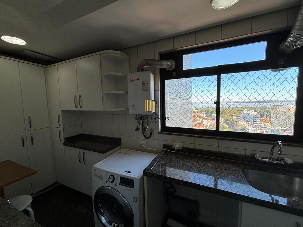 Apartamento 3 dormitórios no bairro Menino Deus