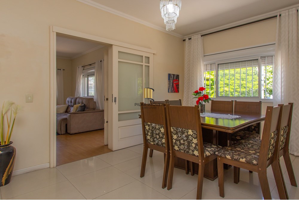 Casa 5 dormitórios no bairro Vila Ipiranga