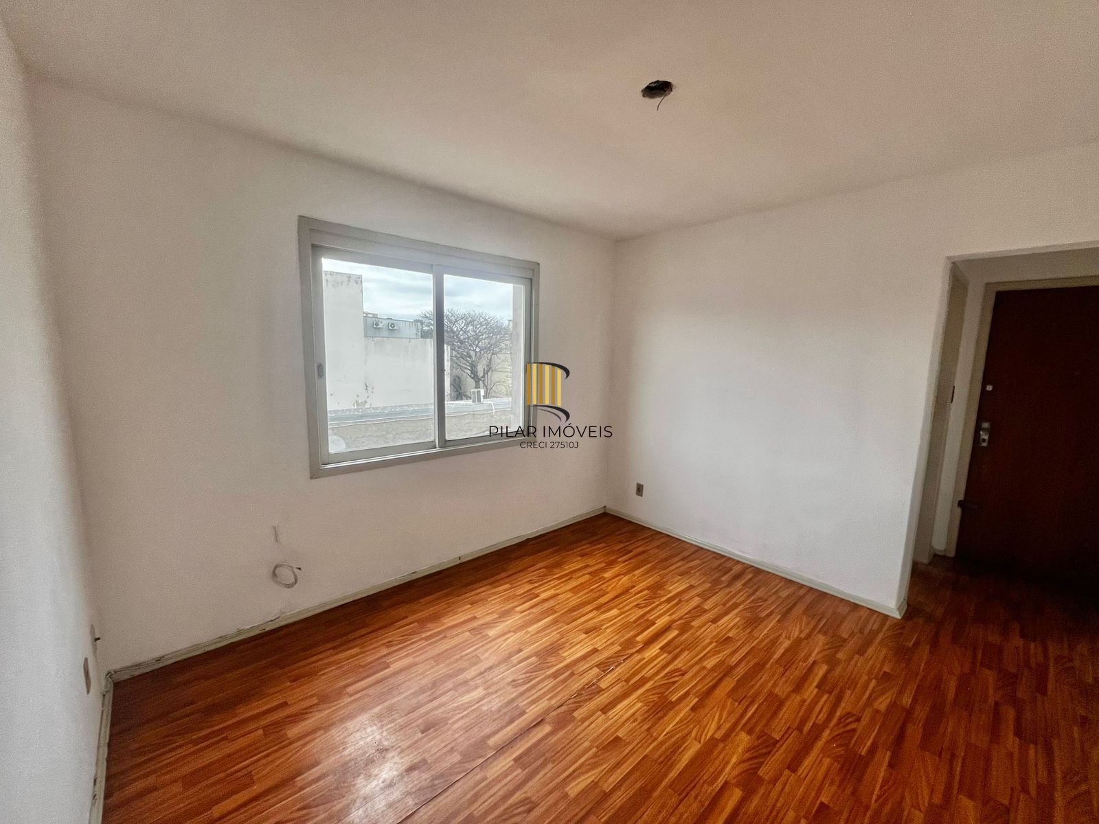Apto de 01 dorm, 5º andar, elevador, vista, bairro Passo da Areia com 40,24 m²