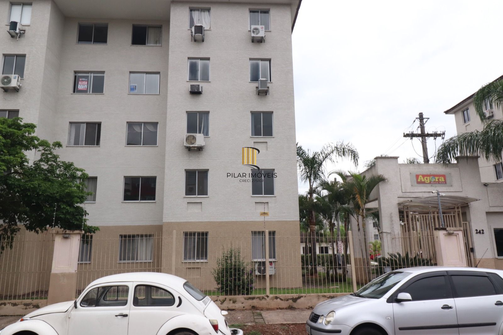 Vende ótimo apto de 02 dormitórios, 01 vaga, sol da manhã, Bairro Sarandi