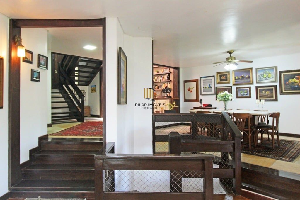 Casa de Condomínio 4 dormitórios no bairro Santa Tereza