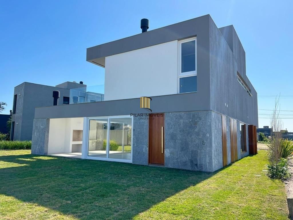 Casa de Condomínio 4 dormitórios no bairro Centro