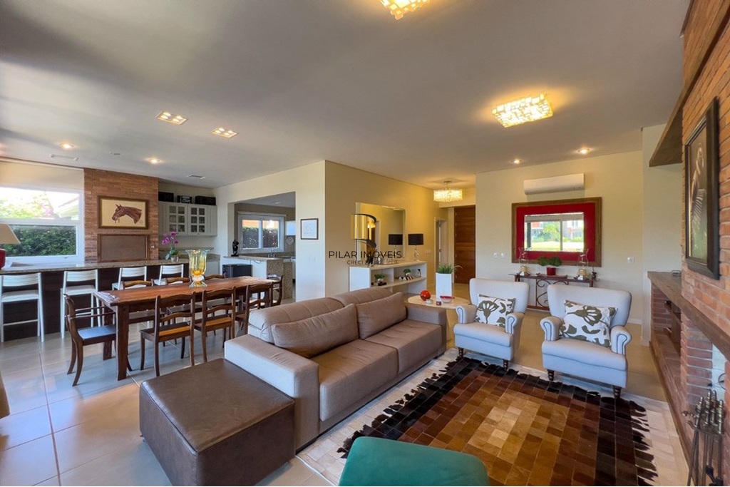 Casa de Condomínio 4 dormitórios no bairro Centro