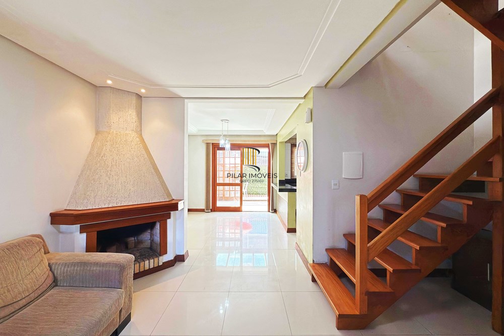 Casa 3 dormitórios no bairro Hípica