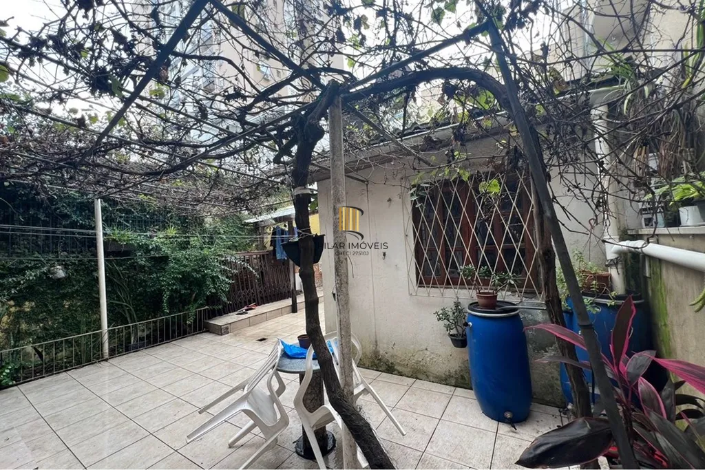 Casa 5 dormitórios no bairro Partenon