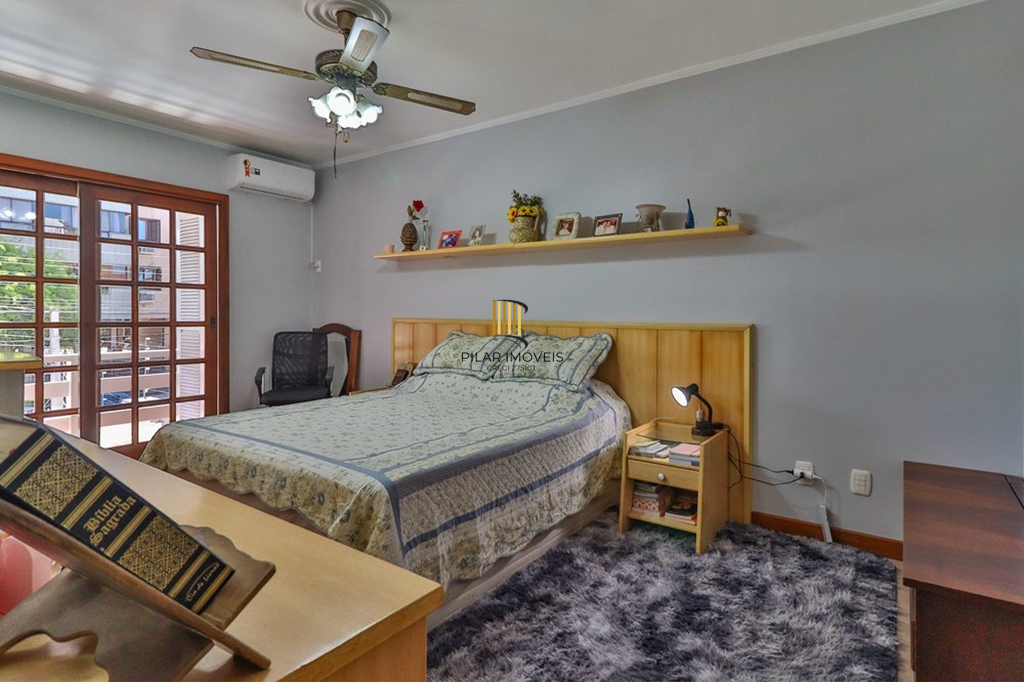 Casa 5 dormitórios no bairro Jardim Lindóia