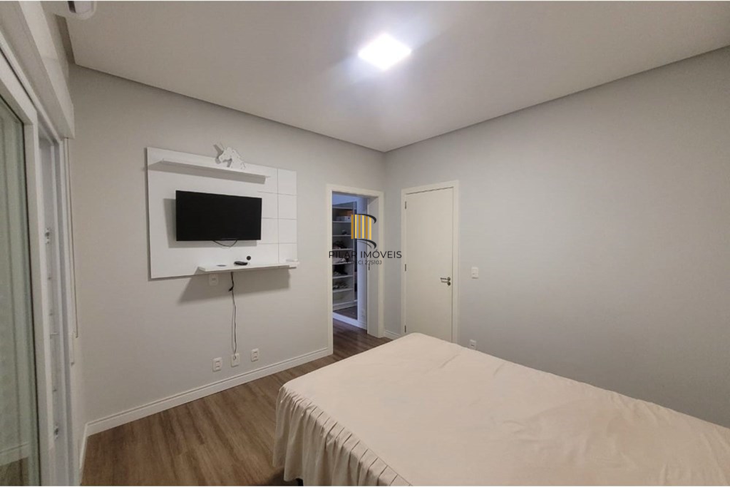 Casa 4 dormitórios no bairro Centro