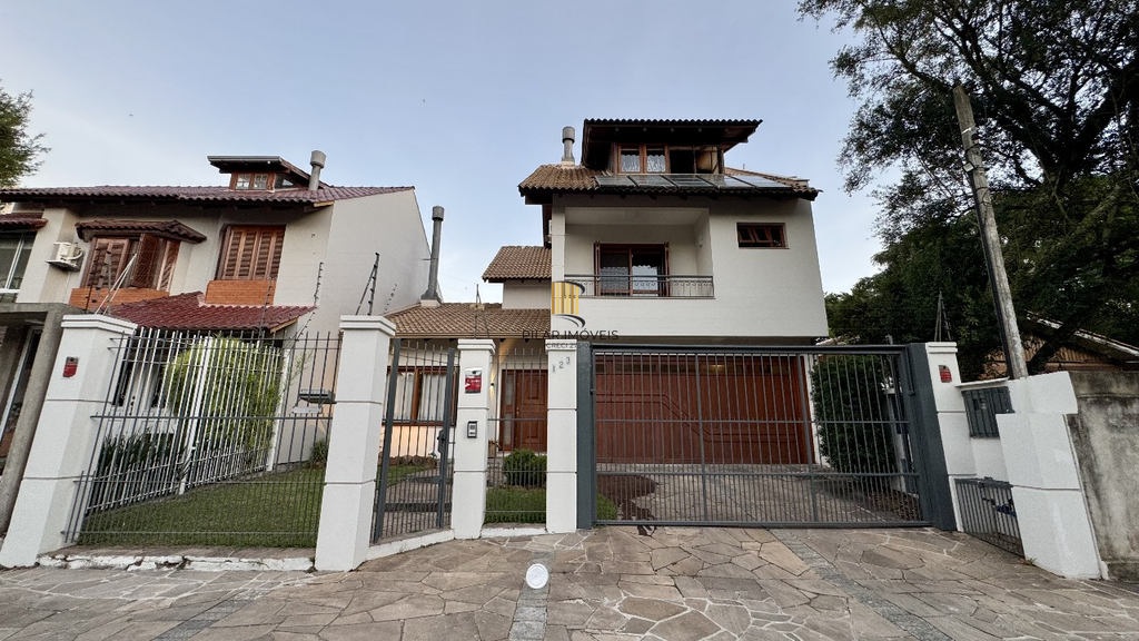 Casa 3 dormitórios no bairro Ipanema
