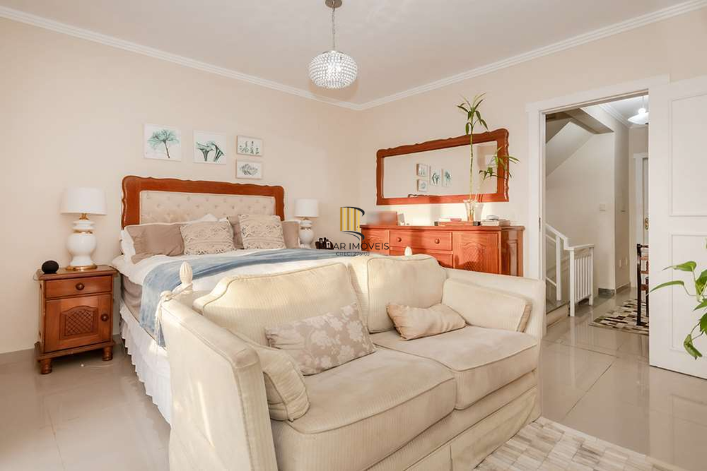 Casa 3 dormitórios no bairro Nonoai
