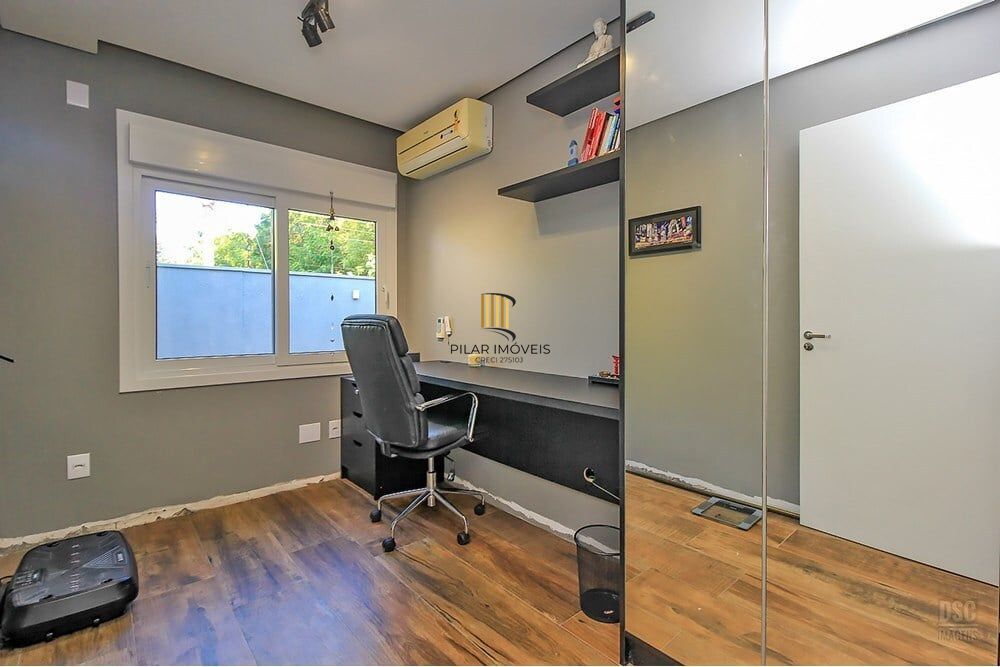 Casa 3 dormitórios no bairro Ipanema