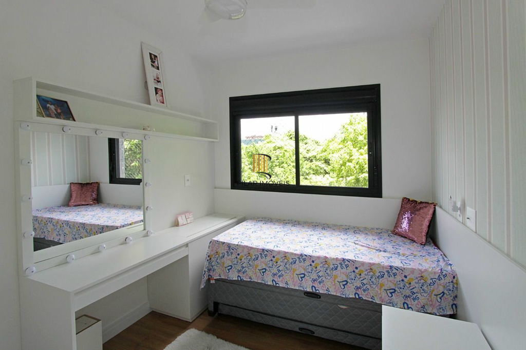Apartamento 3 dormitórios no bairro Menino Deus