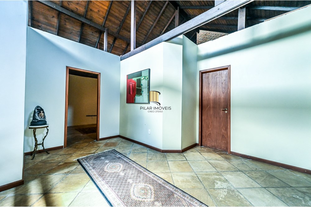 Casa 4 dormitórios no bairro Ipanema