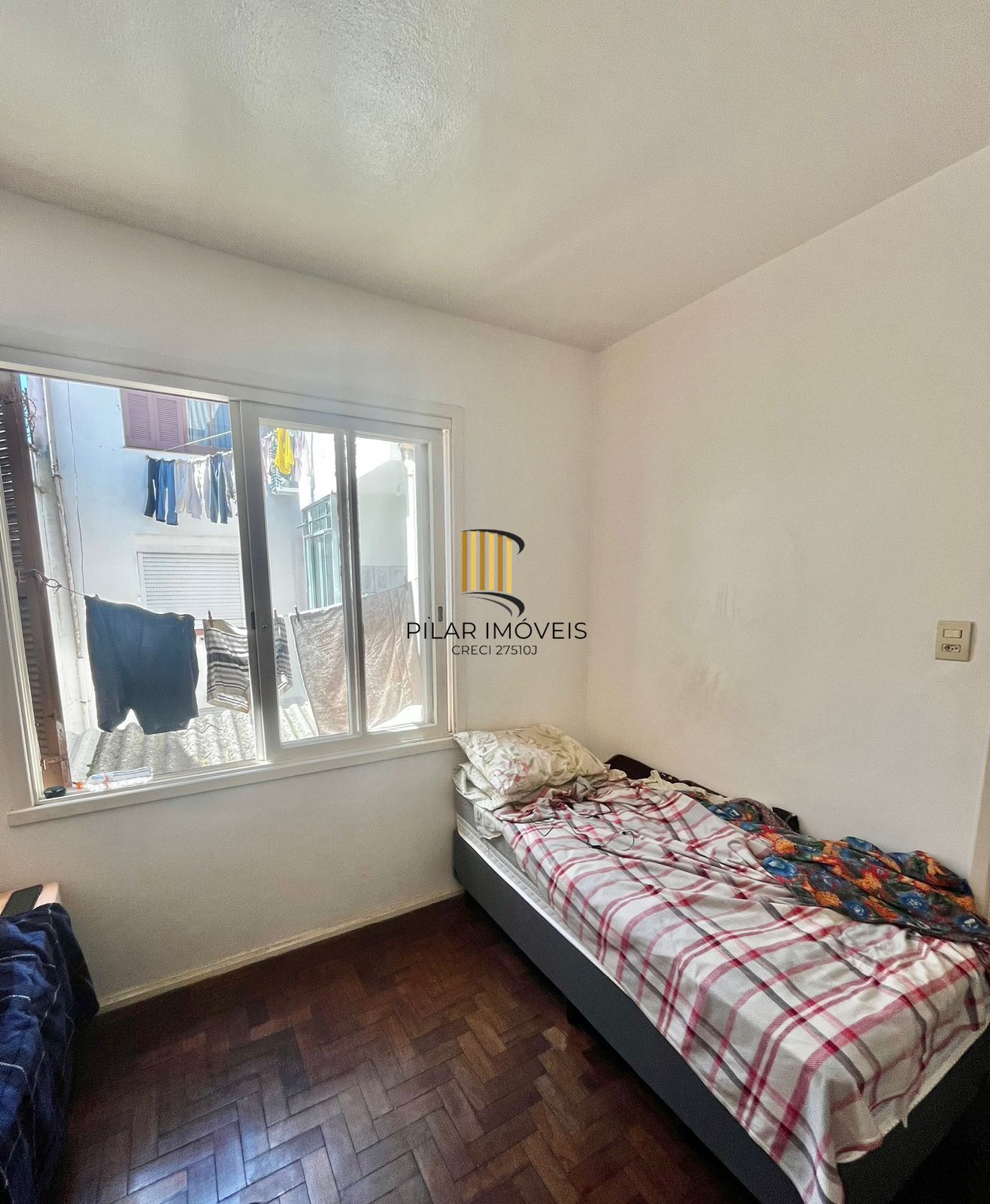 Apartamento de 1 dormitório no bairro Passo da Areia, com 41 m2, 02º pavto.