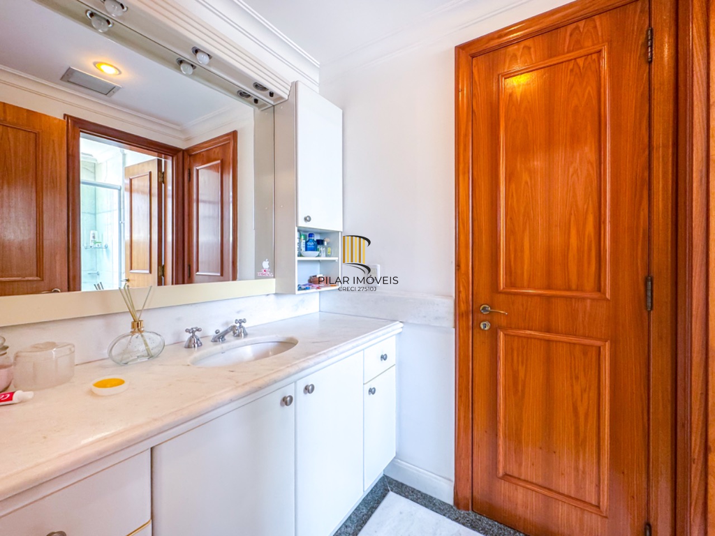 Apartamento 4 dormitórios no bairro Bela Vista