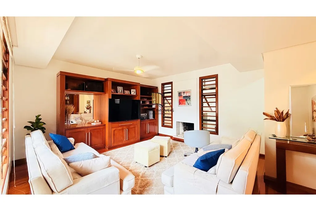 Casa 4 dormitórios no bairro Teresópolis