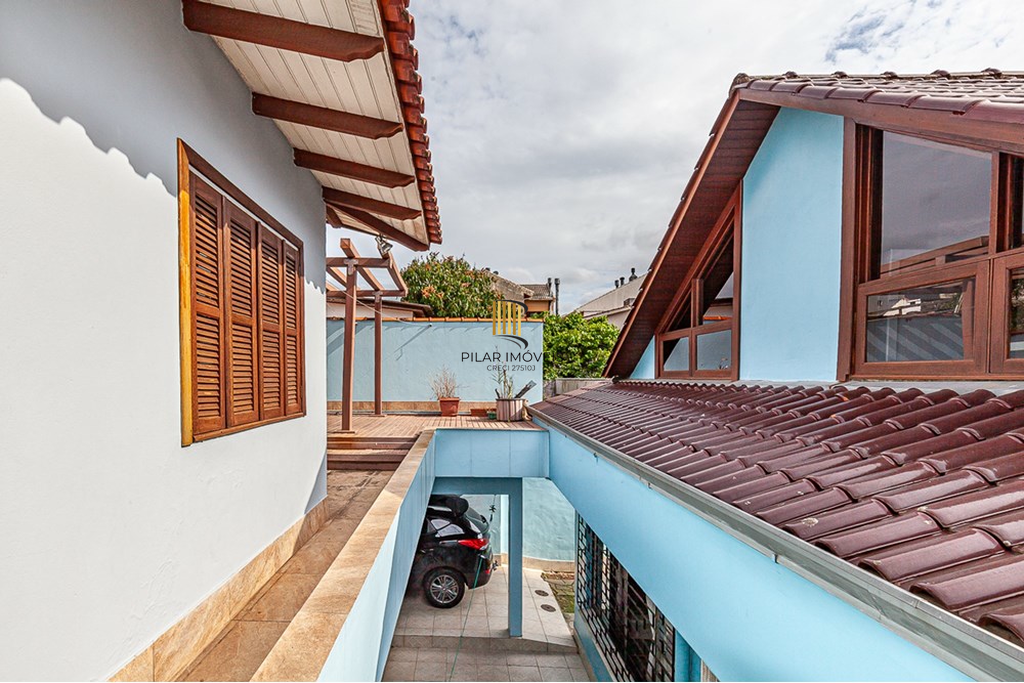 Casa 5 dormitórios no bairro Vila Ipiranga