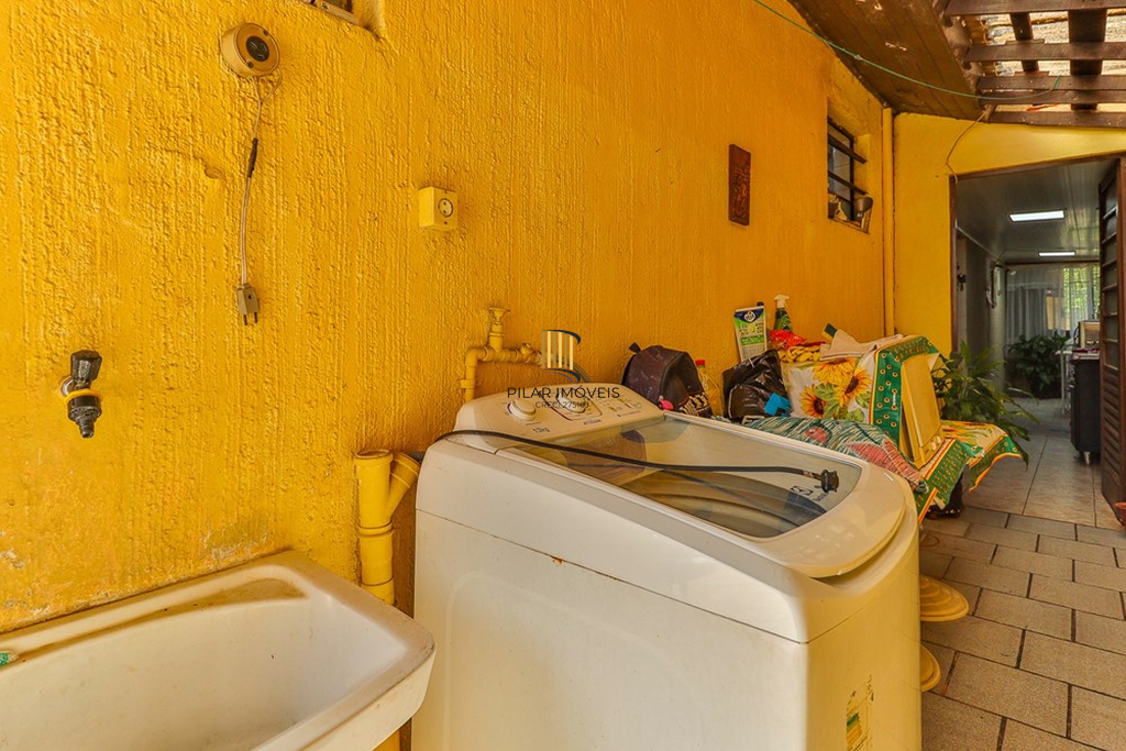 Casa 3 dormitórios no bairro Rubem Berta