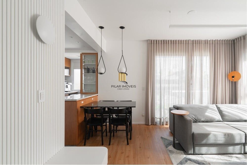 Apartamento 2 dormitórios no bairro Vila Ipiranga