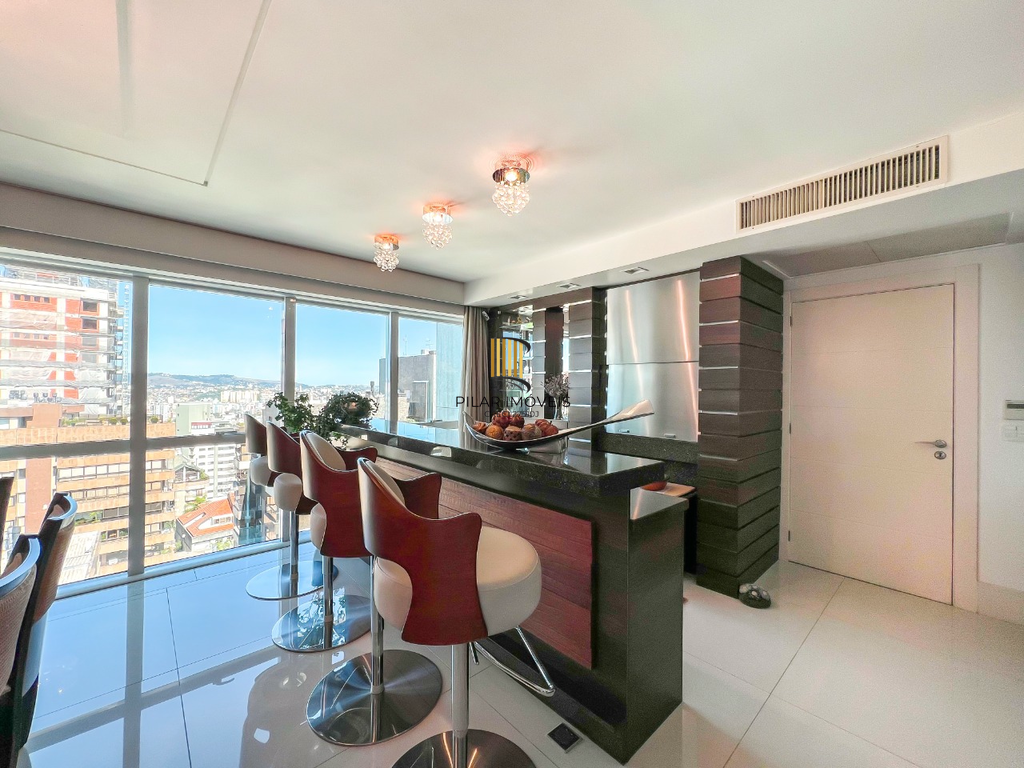 Apartamento 4 dormitórios no bairro Bela Vista