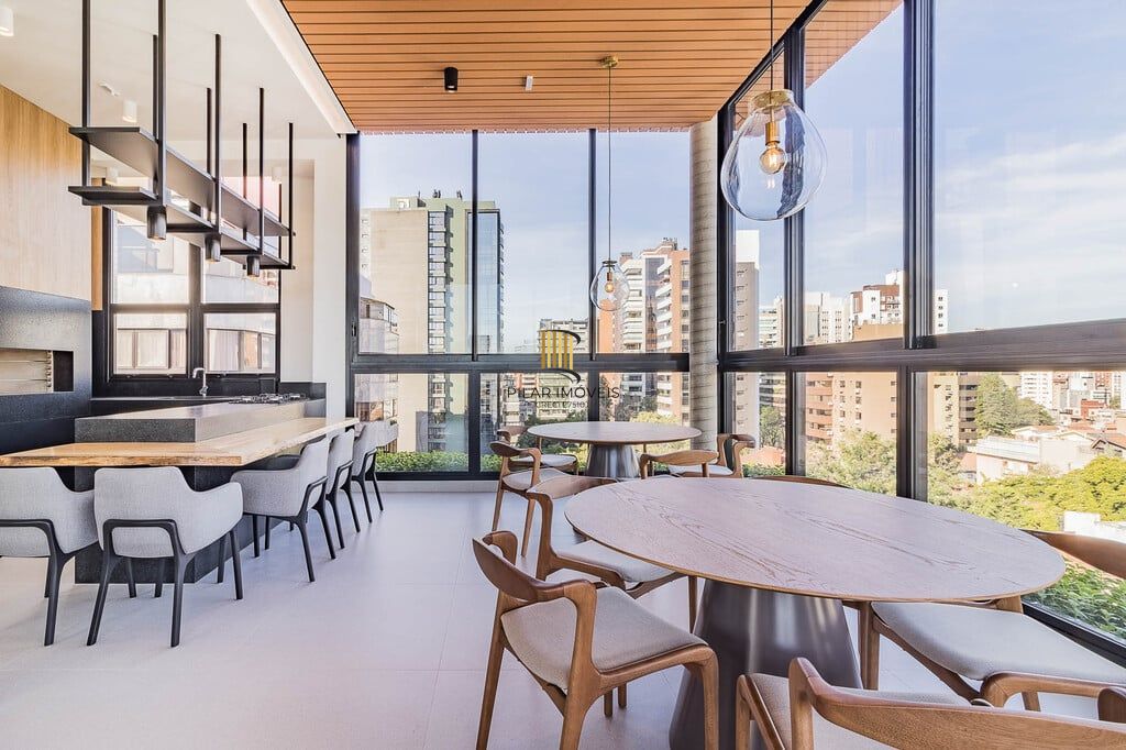 Apartamento 3 dormitórios no bairro Mont Serrat