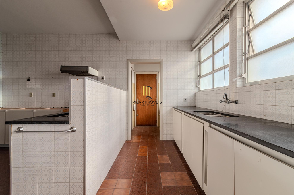 Apartamento 4 dormitórios no bairro Moinhos de Vento