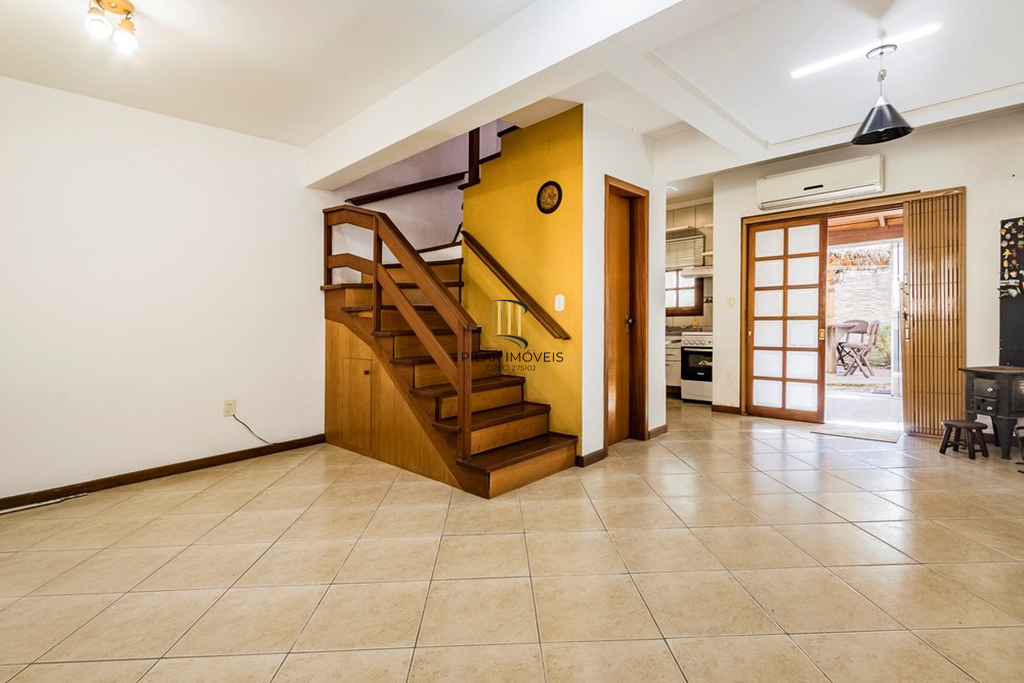 Casa de Condomínio 2 dormitórios no bairro Aberta dos Morros