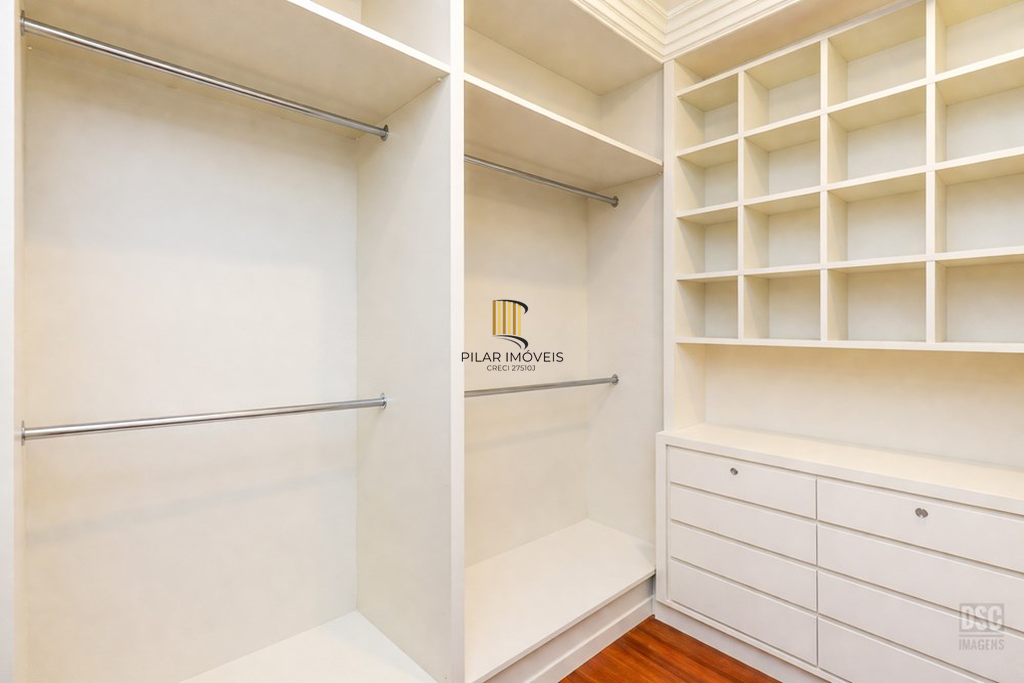 Casa 4 dormitórios no bairro Ipanema