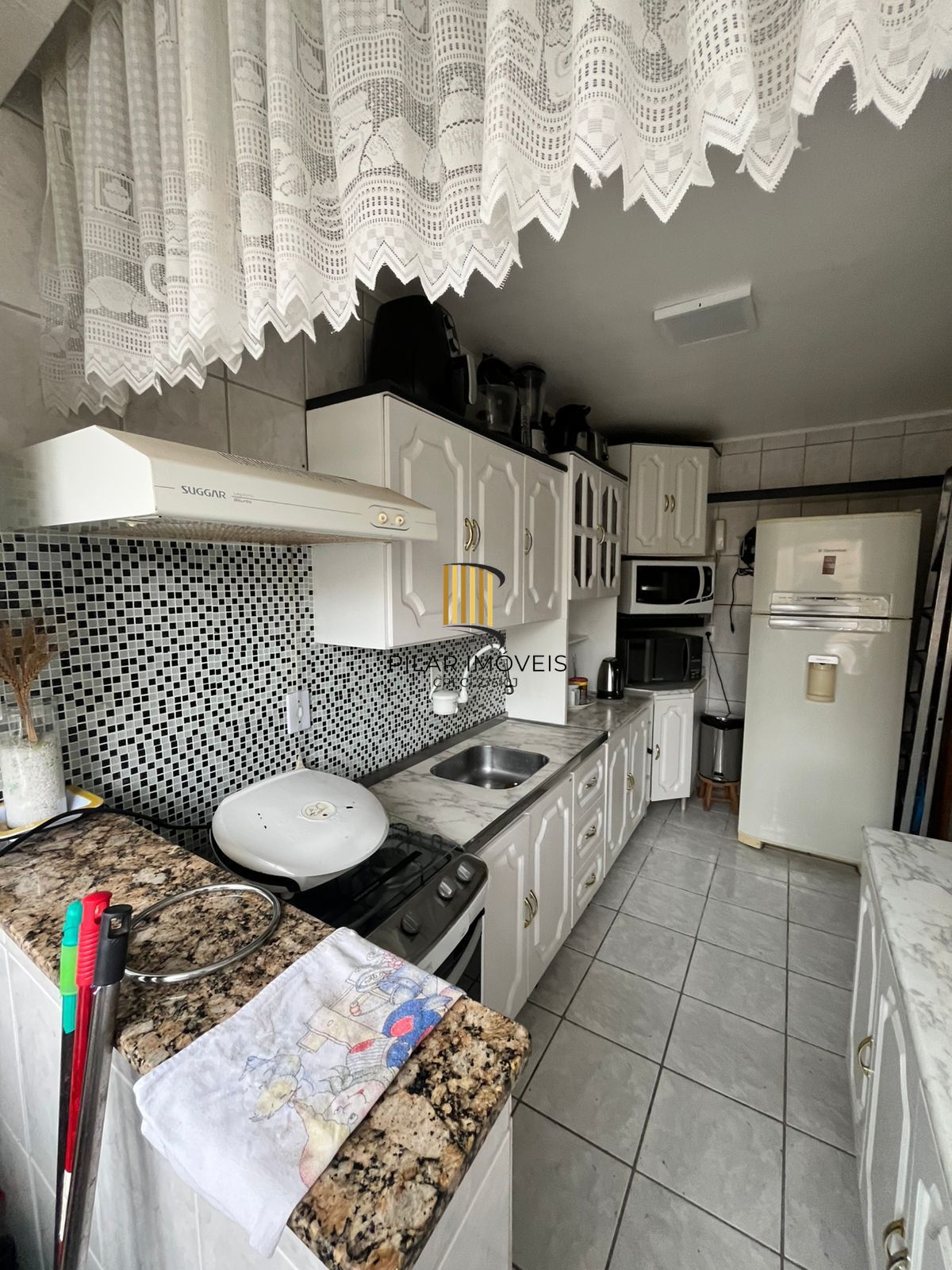 Apto de 02 dorm, mobiliado, transformado em 01 dorm, com vaga no Passo da Areia