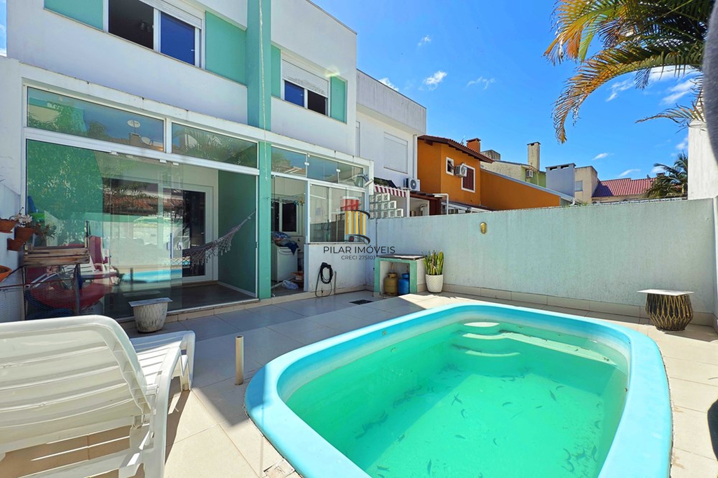 Casa 3 dormitórios no bairro Hípica