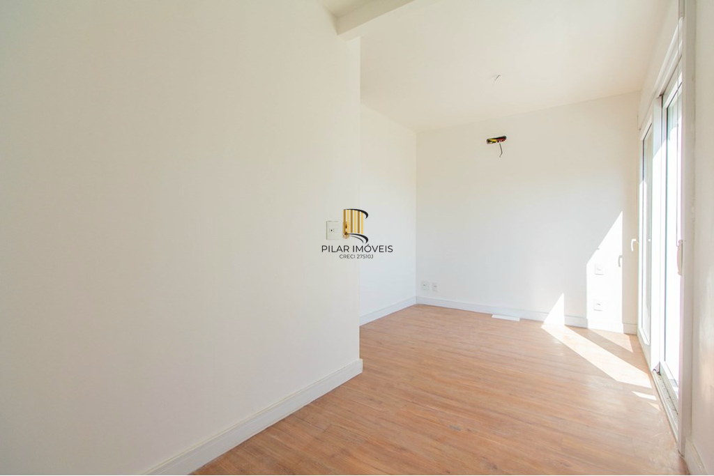 Casa de Condomínio 3 dormitórios no bairro Lomba do Pinheiro