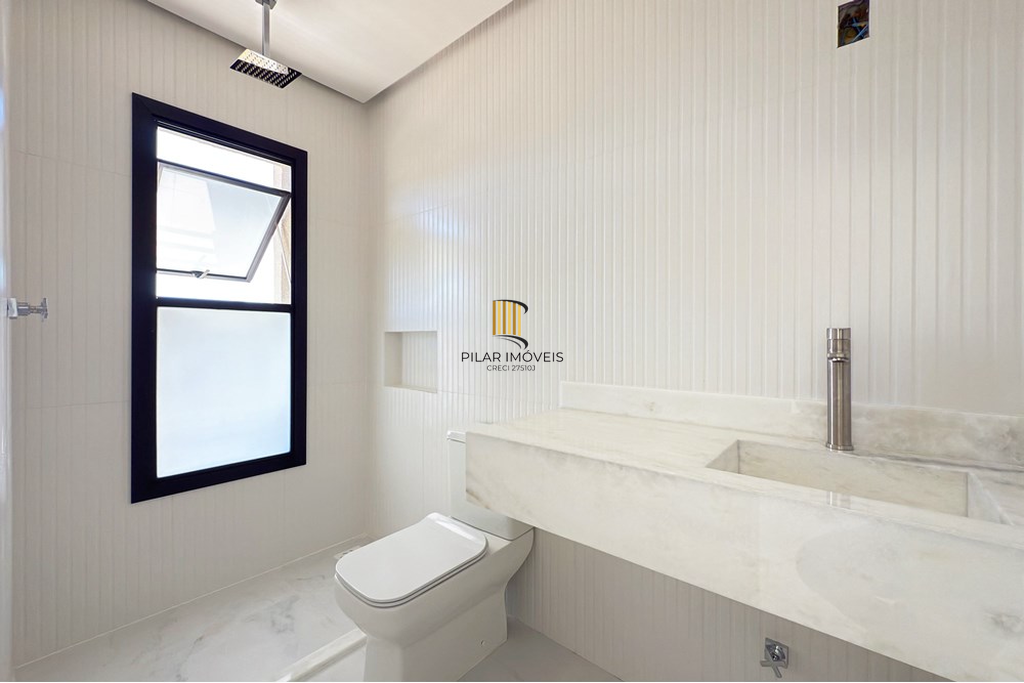 Casa 3 dormitórios no bairro Hípica