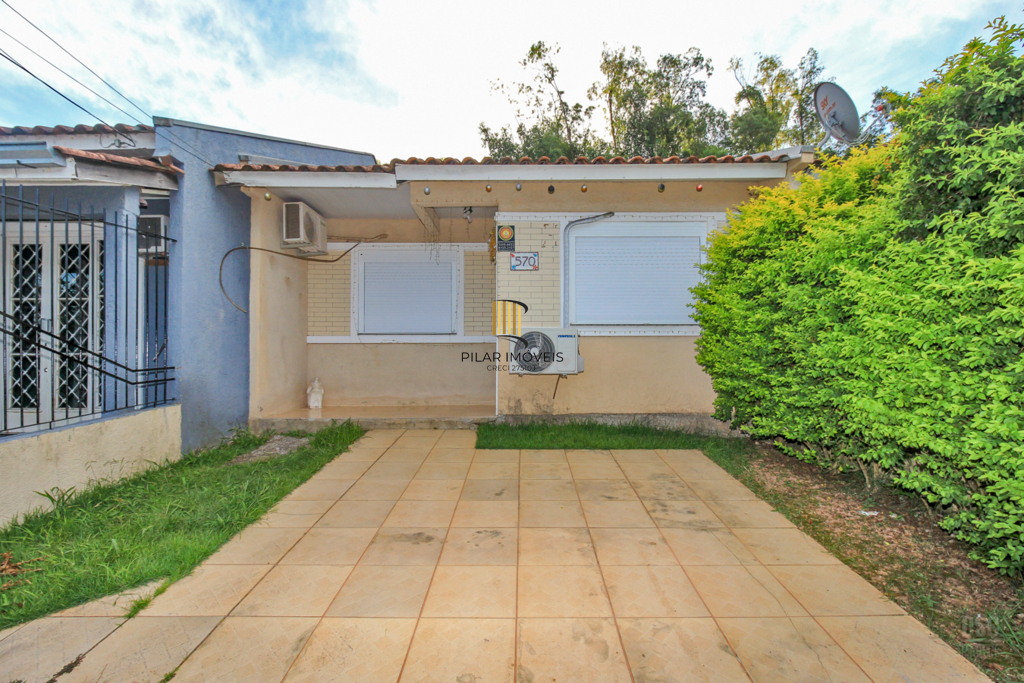 Casa 2 dormitórios no bairro Hípica