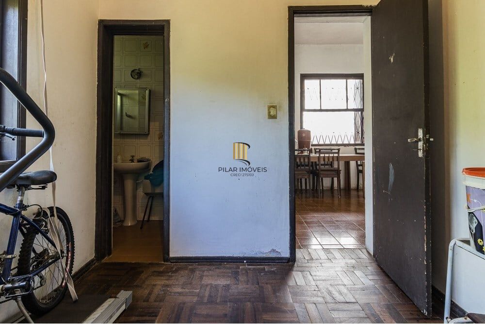 Casa 3 dormitórios no bairro Partenon