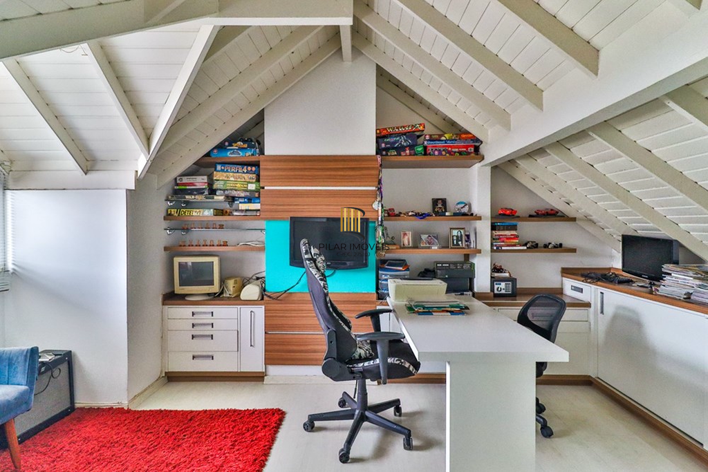 Casa de Condomínio 3 dormitórios no bairro São Sebastião