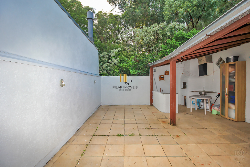 Casa 2 dormitórios no bairro Hípica