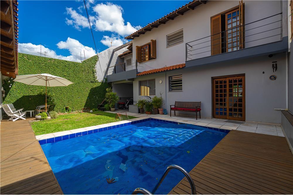 Casa 4 dormitórios no bairro Jardim Lindóia