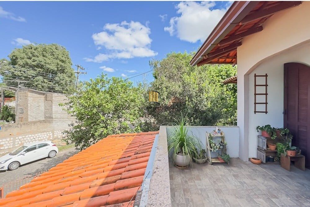 Casa 5 dormitórios no bairro Rubem Berta