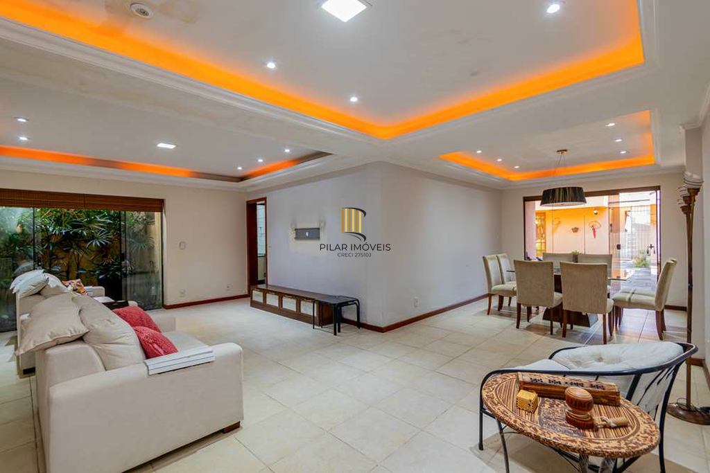 Casa 6 dormitórios no bairro Tristeza