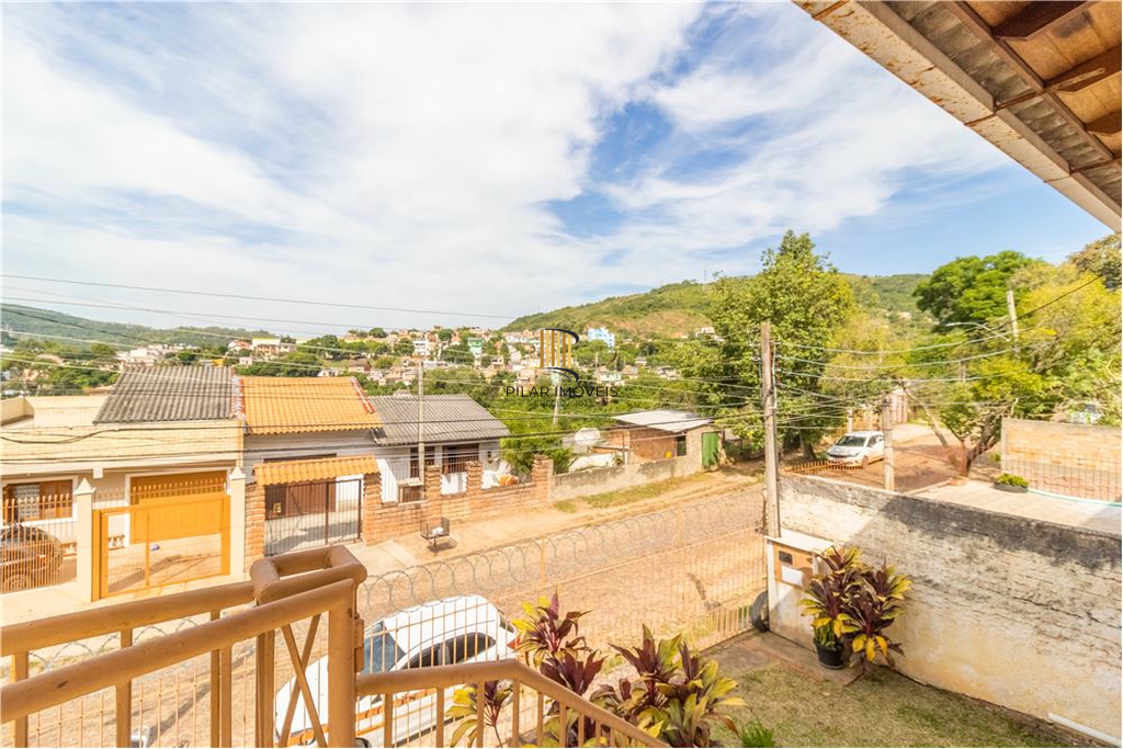 Casa 5 dormitórios no bairro Partenon