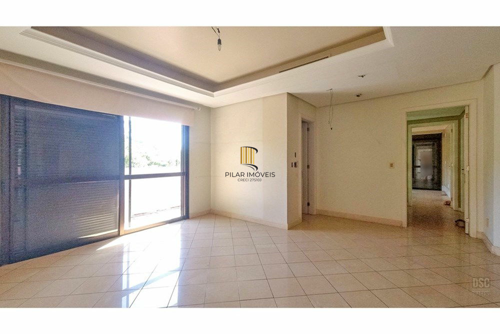 Casa 8 dormitórios no bairro Glória