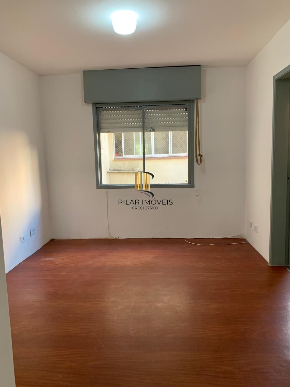 01 dormitório, na João Alfredo, Cidade Baixa, com 36 m2, 01 lance de escada