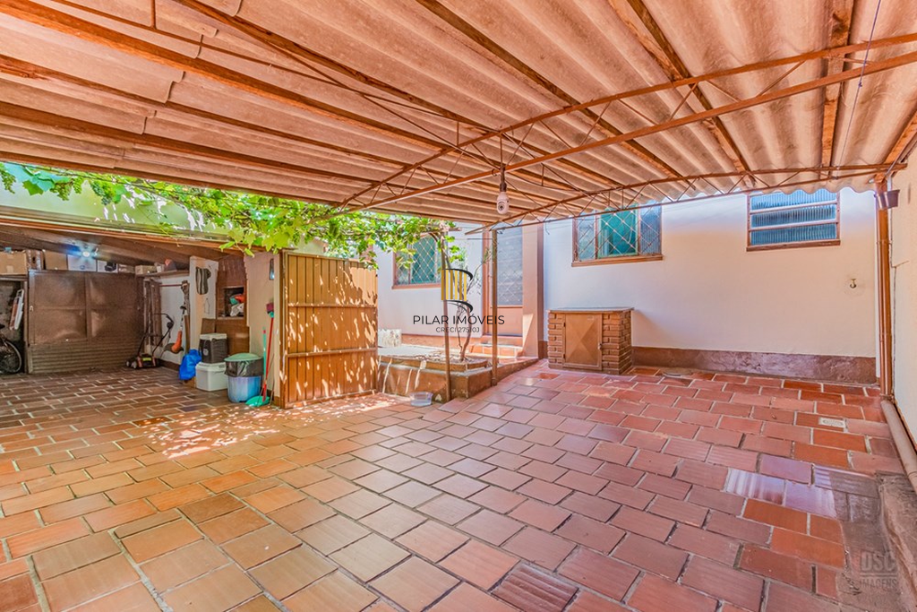 Casa 5 dormitórios no bairro Tristeza