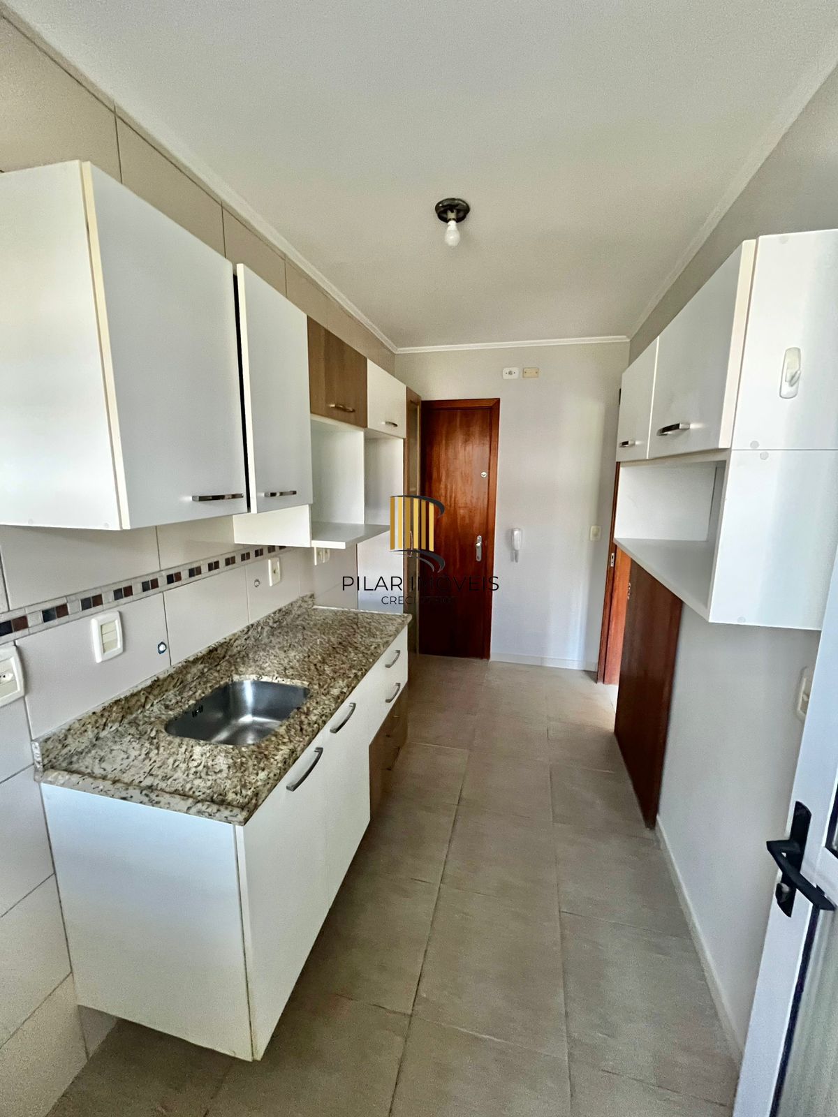 Apto de 03 dorm, 02 banheiros e dep empregada no coração do Bairro Higienópolis